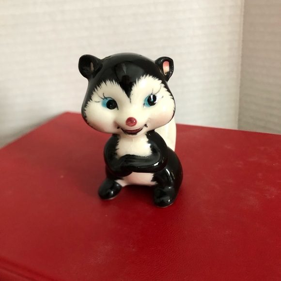 Vtg Anthropomorphic Skunk Figurine - Picture 10 of 12